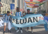 Lujanenses calientan la previa desde Qatar