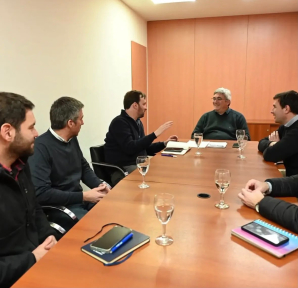 Avanzan importantes gestiones para Suipacha: caminos rurales, embellecimiento urbano y plan alimentario