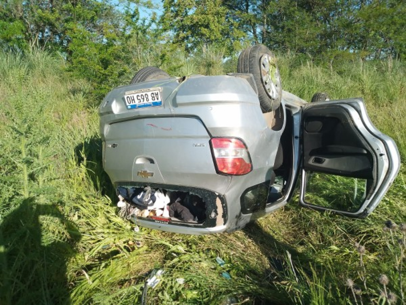 Dos heridos tras el vuelco de un auto en la zona de Ruta 6 y Ruta 24