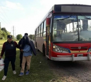 CHOFER DE LA PERLITA ES APREHENDIDO EN EL COLECTIVO COMERCIALIZANDO DROGAS  CON PASAJEROS A BORDO