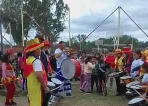 Comparsa la Teresita: fiesta en el barrio San Pedro