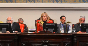 Media sanción para eliminar los límites de reelección en la provincia: alcanzaría a concejales y legisladores, no a intendentes