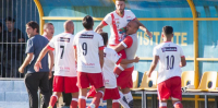 LUJÁN VISITA A EXCURSIONISTAS POR EL PASE A CUARTOS DE FINAL