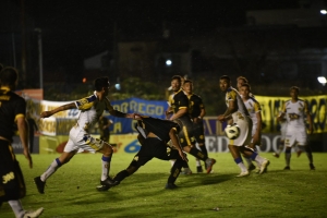 Flandria mereció más, pero se llevó un empate en el final