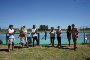 Ustarroz inauguró nuevas canchas de tenis