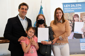 “Mi escritura mi casa”: entregron más de 40 títulos de propiedad a familias lujanenses