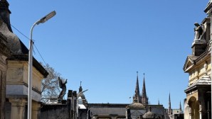 Luján: Se realizan trabajos de iluminación integral en los cementerios municipales