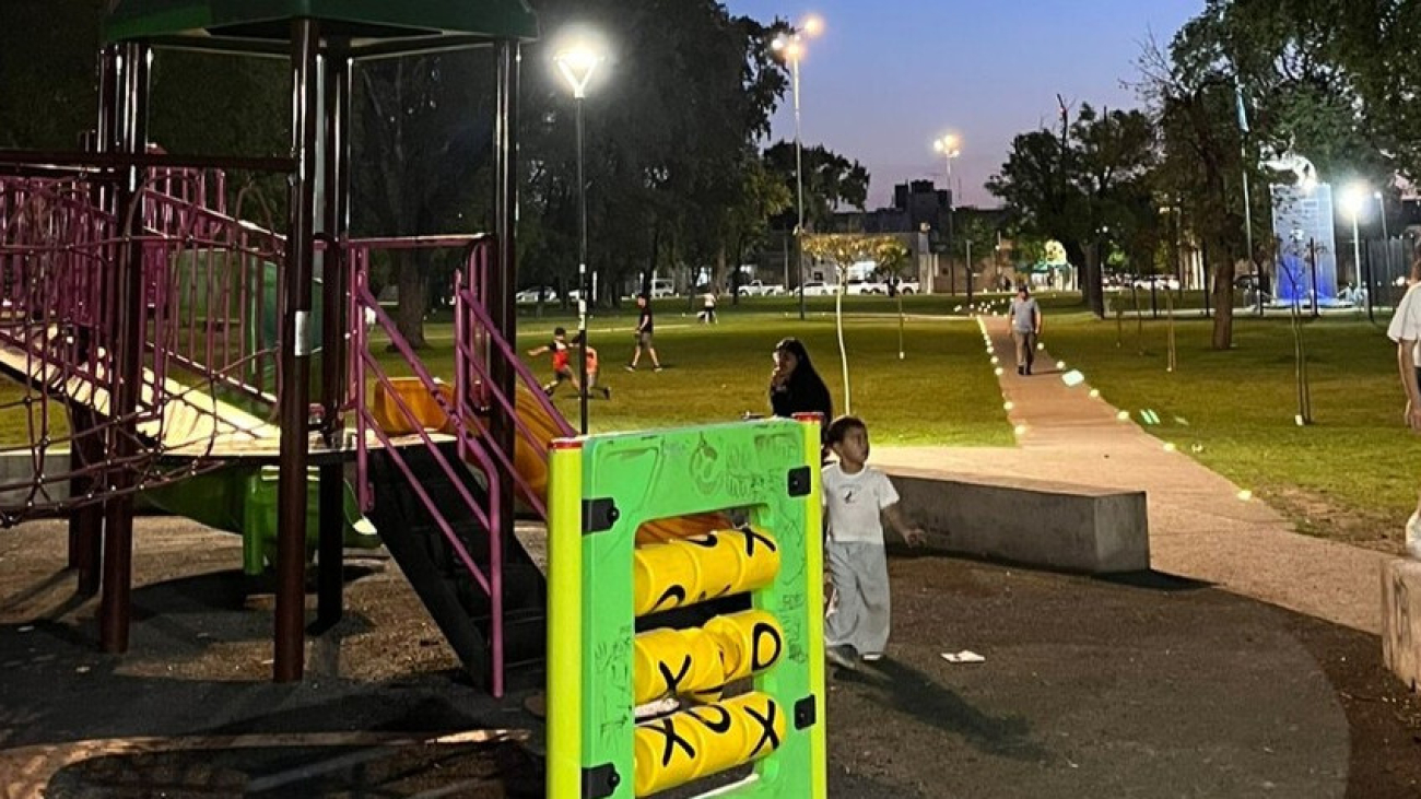 Luján: Más espacios públicos del distrito incorporaron nuevas luminarias