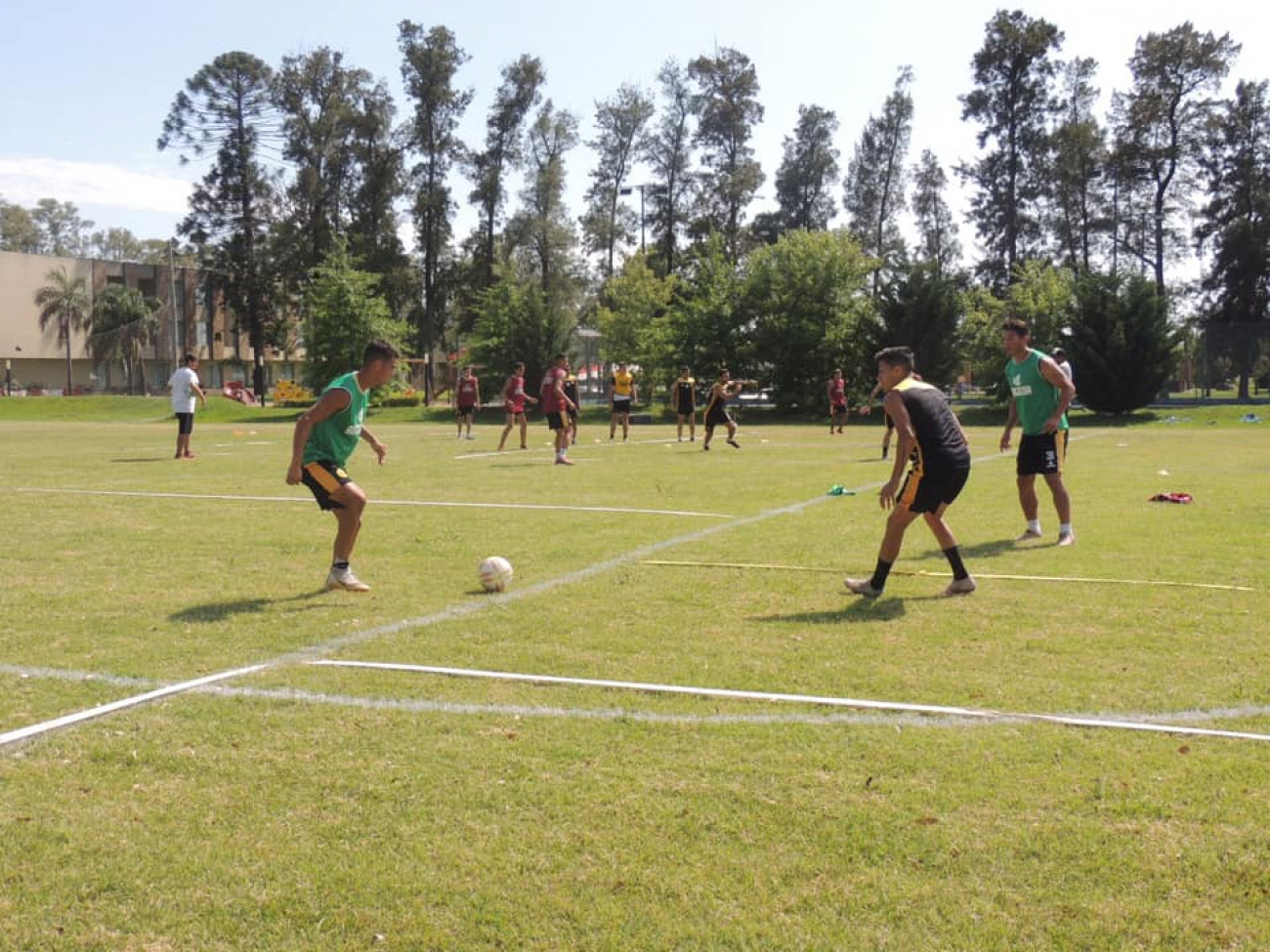 FLANDRIA : DOS BAJAS Y UNA INCORPORACIÓN