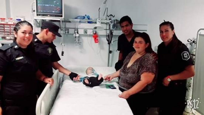 RECONOCEN A POLICÍAS RODRIGUENSES QUE SALVARON LA VIDA DE UN BEBÉ