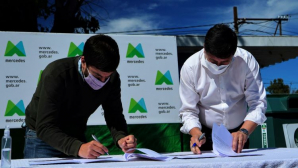 Visita del ministro Arroyo y firma de convenio con Ustarroz para avanzar en distintos programas