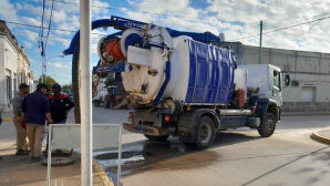 San Andrés de Giles: Trabajan en la red cloacal en una zona