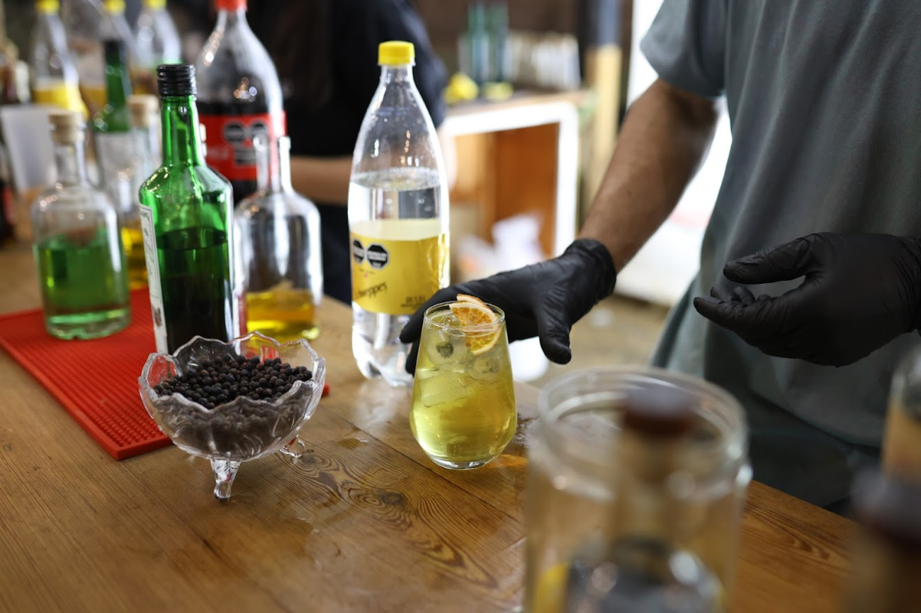 Llega “Destino Gin” al anfiteatro de La Trocha para celebrar los destilados mercedinos