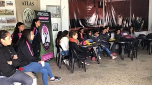 CHARLA DE HIDRATACIÓN DEPORTIVA CON EL EQUIPO FEMENINO DE ATLAS