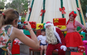 Papá Noel llegó a Mercedes y recibió la visita de cientos de niños y niñas