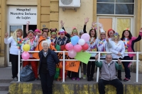 LUJÁN: LOS ABUELOS DE LA TERCERA EDAD ENTREGARON JUGUETES EN EL HOSPITAL