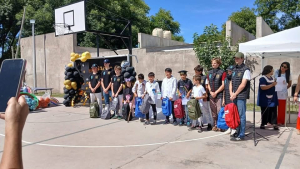 General Rodríguez: la Escuela Primaria N° 23 recibió la donación de material deportivo y pedagógico