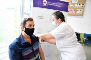 Boto se vacunó contra el Coronavirus y llegaron más dosis para continuar con la primera etapa de vacunación