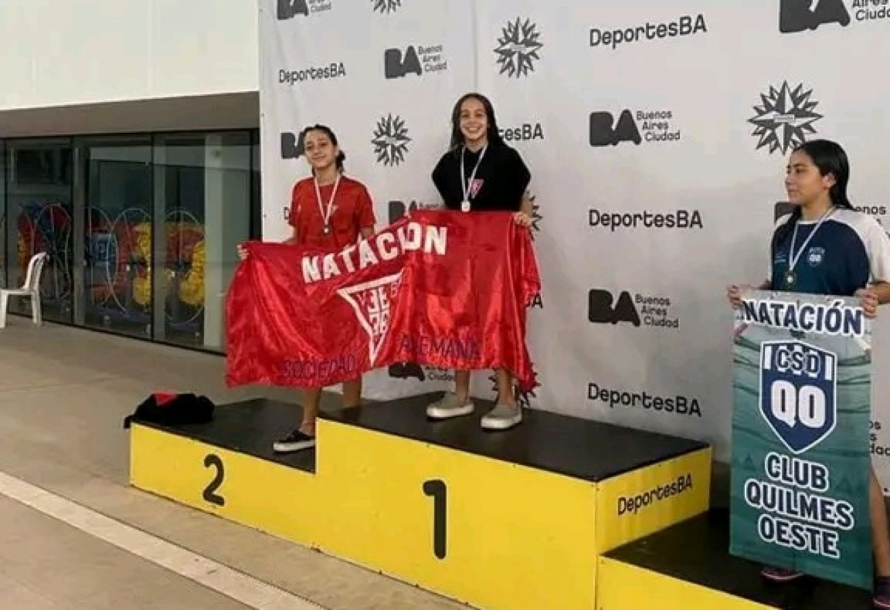 La niña lujanense Laila Chain sigue en el podio de la natación