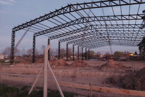 Giles: comenzó a construirse el Polideportivo de Solís