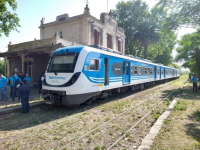 Luego de 45 años, el tren Belgrano Sur volvió a pasar por Giles