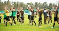 Flandria lo empató en el final y sigue invicto