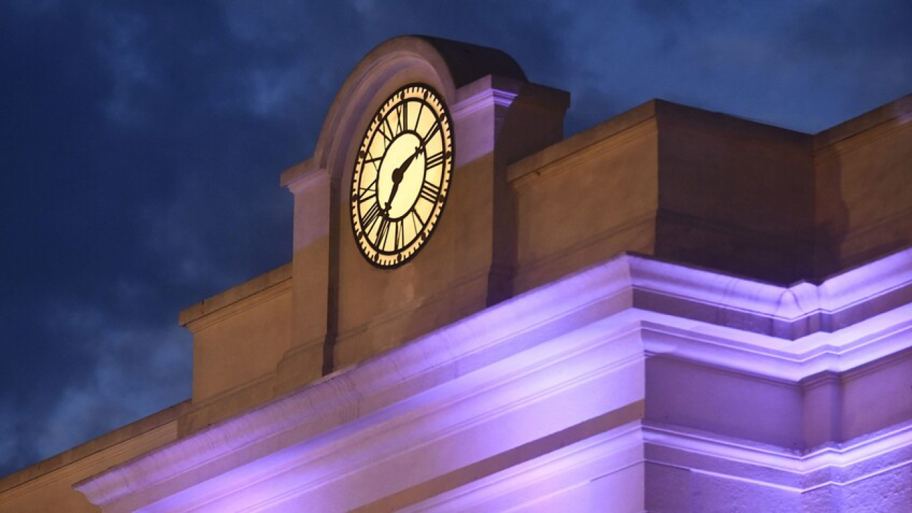 Luján: se restauró el histórico reloj municipal