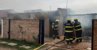 Terrible incendio destruyó gran parte de una vivienda en Suipacha