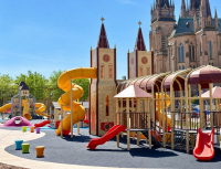 Luján: El Municipio construyó un nuevo parque infantil en la Plaza de los Tres Templos
