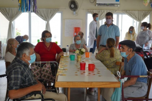 Vacunación contra el COVID-19 en el Hogar Ulises D´Andrea