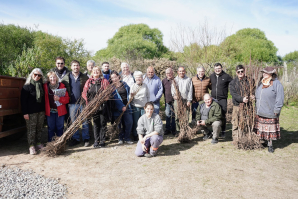 Mercedes: el Municipio entregó nuevas plantas de durazno para impulsar la producción local