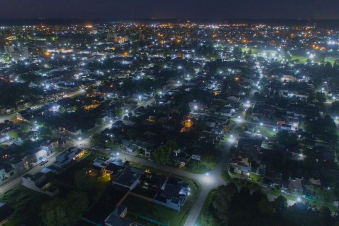 Municipio comenzó el cambio de 9.300 luminarias de sodio a LED