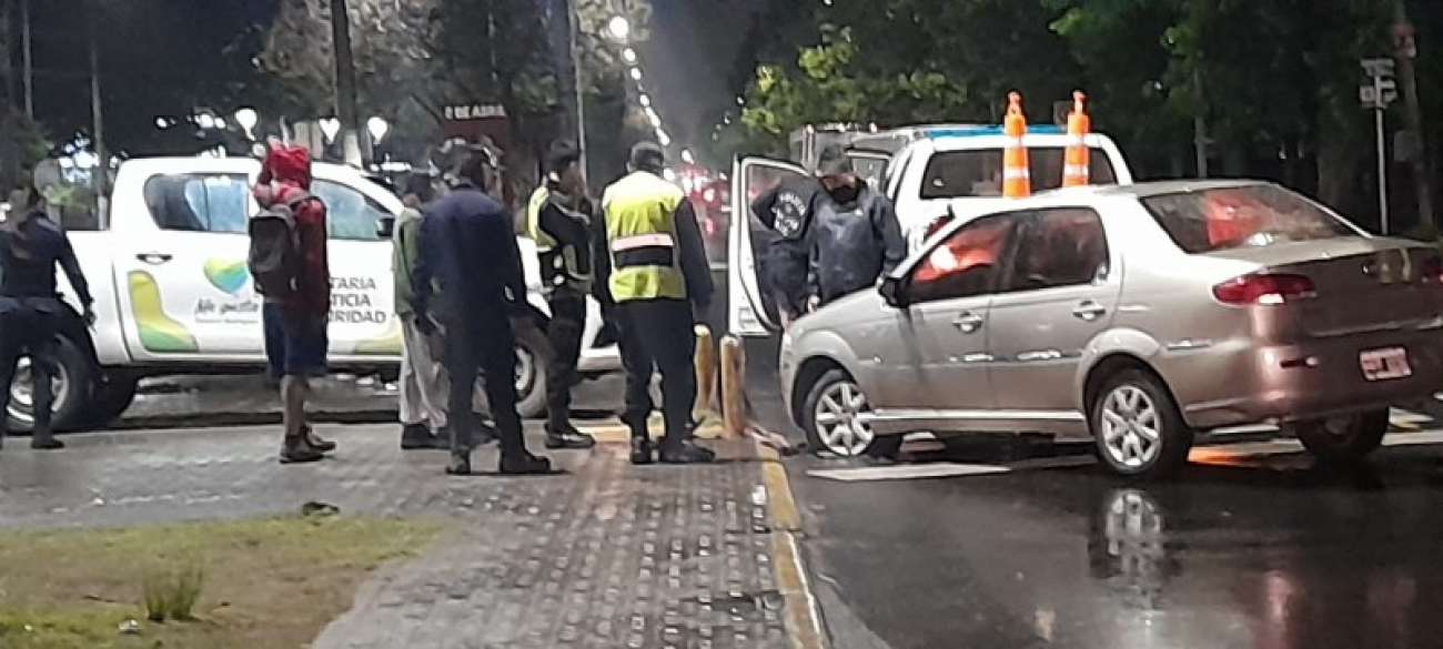 Huían tras un golpe en Luján, chocaron en el centro y se detuvo a un ladrón armado