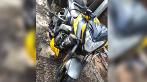 Delincuentes le apuntaron a un adolescente y le robaron la moto
