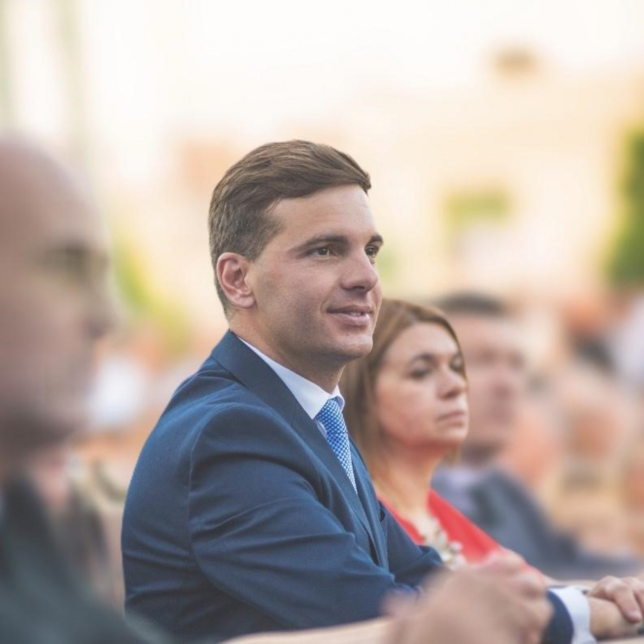 "Mientras ellos se pelean por una camioneta robada al Estado, nosotros trabajamos para los lujanenses"