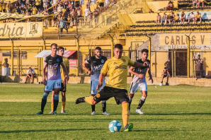 EL CANARIO CANTÓ SOBRE LA HORA Y SUEÑA