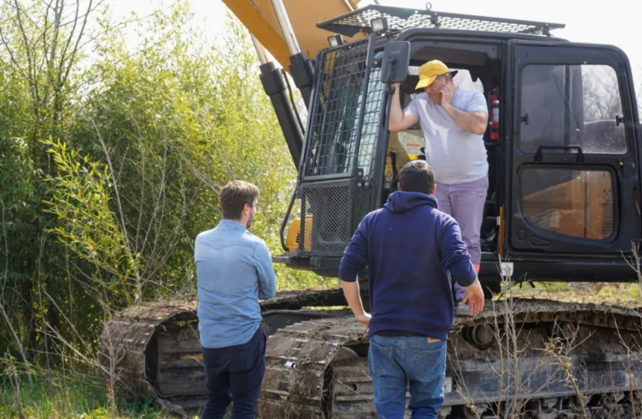 Municipio de Mercedes realiza obras en la ribera del Río Luján preventivas y de jerarquización