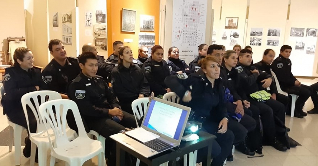 LUJÁN: CAPACITACIÓN EN INFORMACIÓN TURÍSTICA A LA POLICÍA LOCAL