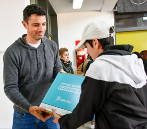 Continúa la entrega de Netbooks en distintos establecimientos educativos