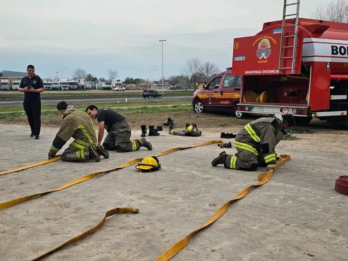 Los Bomberos de Luján se siguen capacitando