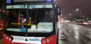MULTAN A LA EMPRESA DE COLECTIVOS ATLÁNTIDA POR USAR AVENIDA COMO ESTACIONAMIENTO