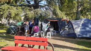 Giles: el intendente denuncio a los vecinos que reclaman por un terreno en Plaza San Martin