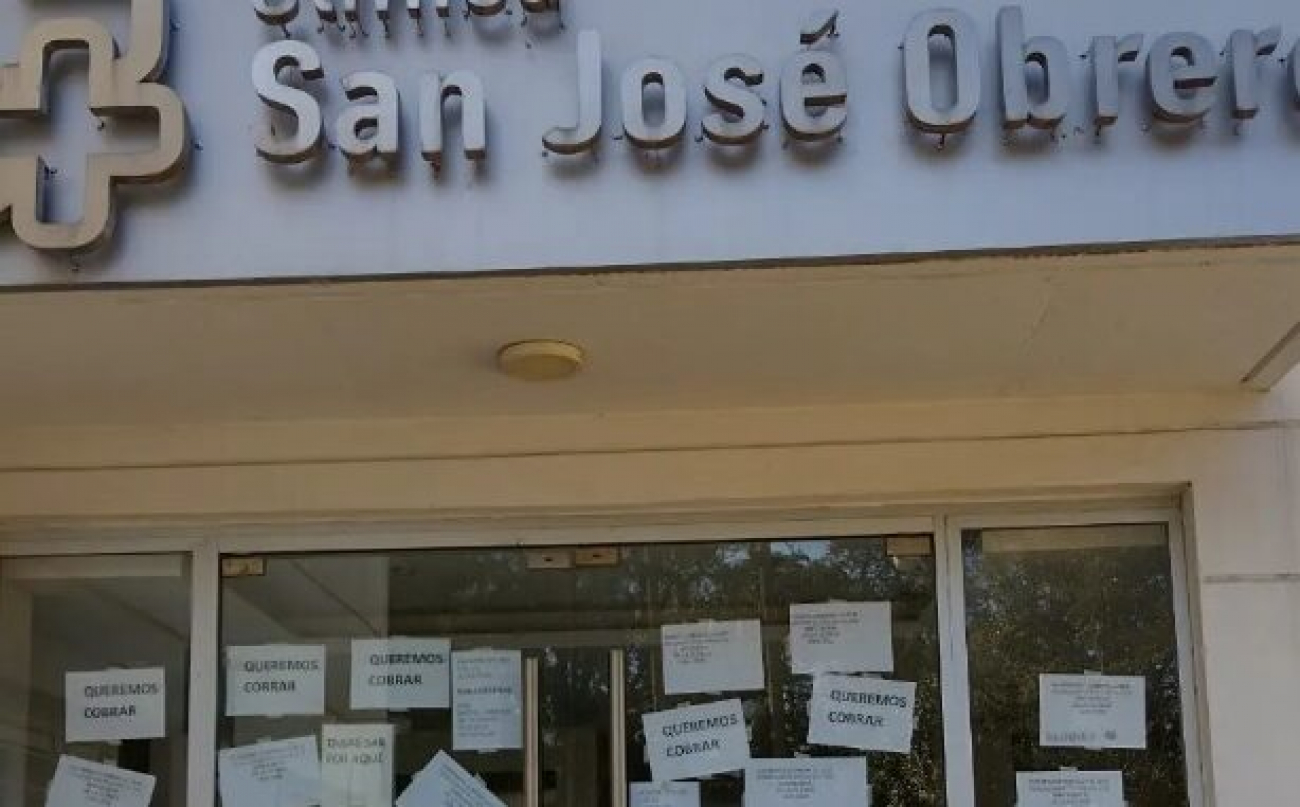 Trabajadores de la Clínica San José Obrero reclaman el pago de salarios y mejores condiciones de trabajo